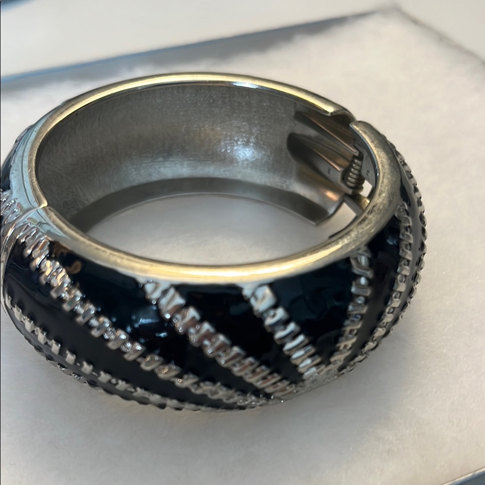 Chunky Black and Silver Chevron Bracelet - Picture 2 of 3